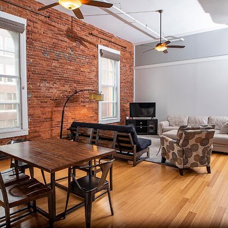 Appartamento Modern Lofts Next To Georgia St. & Convention Ctr. Indianapolis Esterno foto